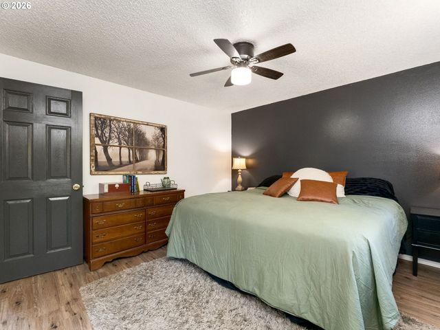 4433 Se ROCKWOOD St, Milwaukie, OR 97222
