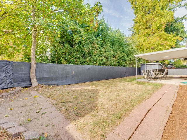 4433 Se ROCKWOOD St, Milwaukie, OR 97222