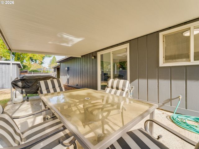 4433 Se ROCKWOOD St, Milwaukie, OR 97222