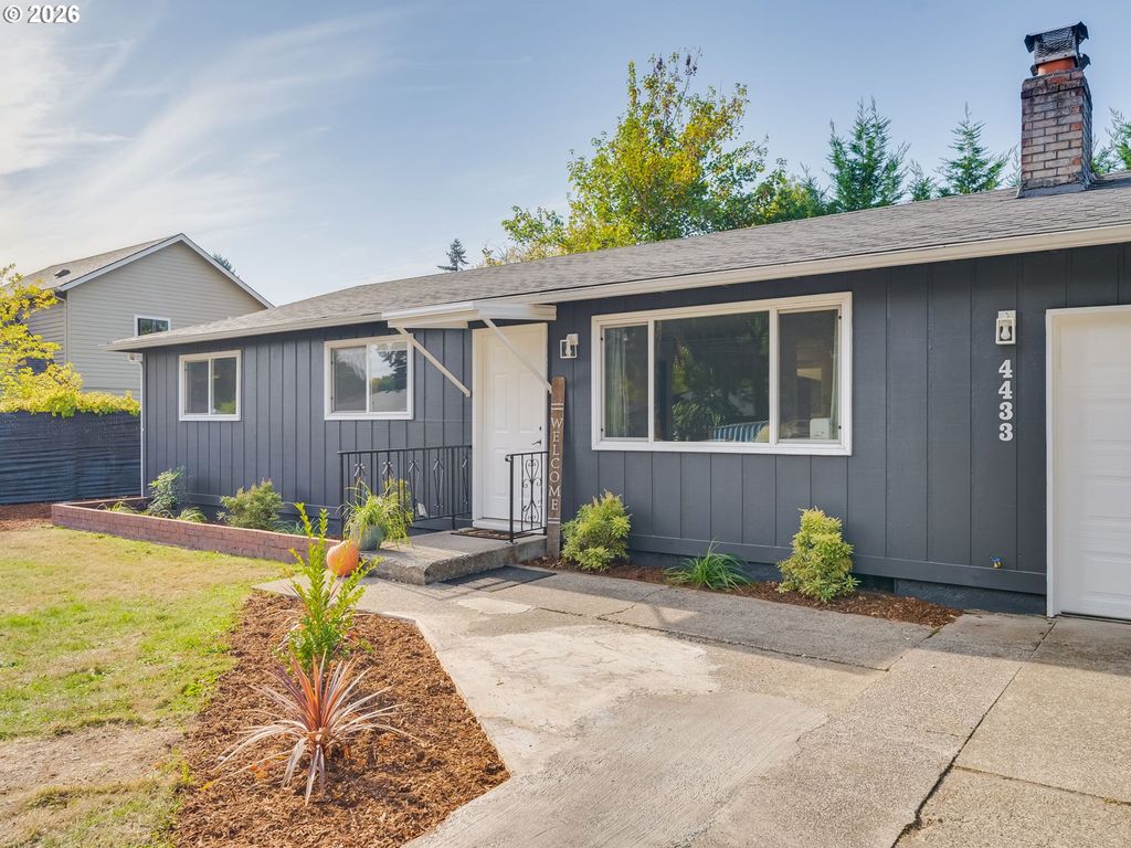 4433 Se ROCKWOOD St, Milwaukie, OR 97222