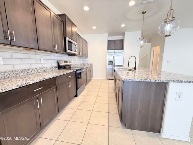 14041 E Red Pine Place, Vail, AZ 85641