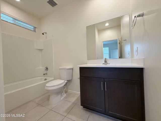 14041 E Red Pine Place, Vail, AZ 85641