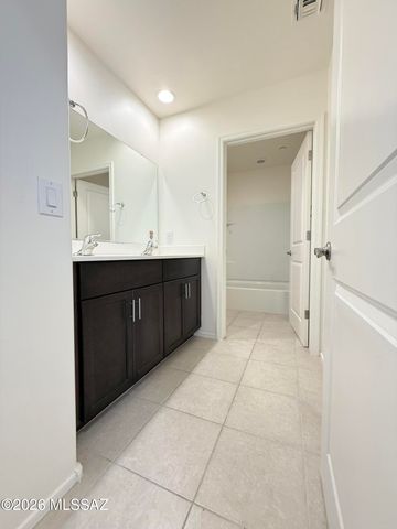 14041 E Red Pine Place, Vail, AZ 85641