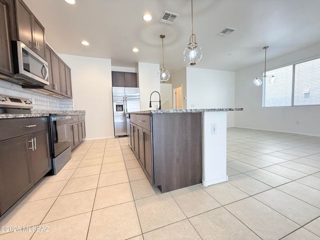 14041 E Red Pine Place, Vail, AZ 85641