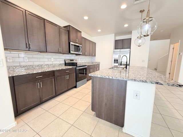 14041 E Red Pine Place, Vail, AZ 85641