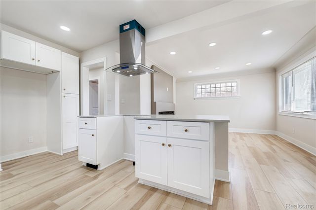 22821 Harmon Street, St. Clair Shores, MI 48080