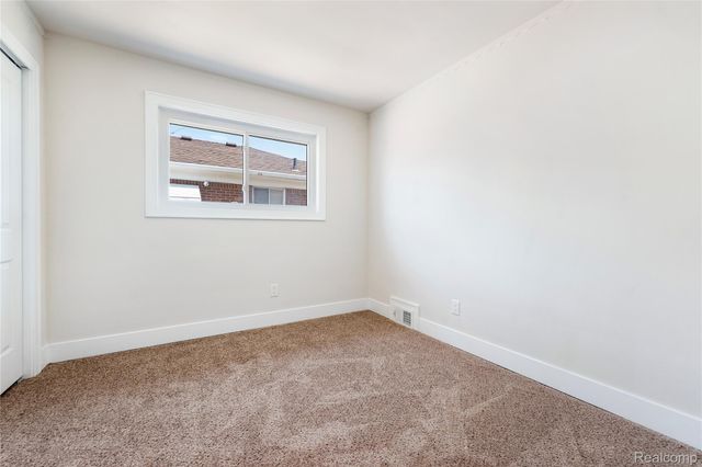 22821 Harmon Street, St. Clair Shores, MI 48080
