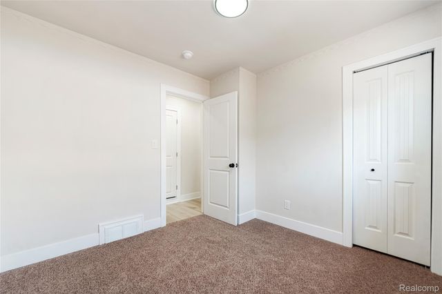 22821 Harmon Street, St. Clair Shores, MI 48080
