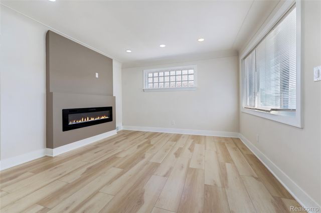 22821 Harmon Street, St. Clair Shores, MI 48080