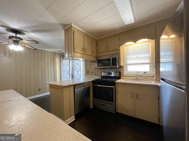 51 Lyons Drive NW, Rome, GA 30165