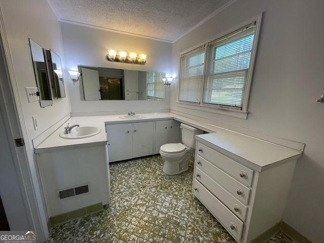 51 Lyons Drive NW, Rome, GA 30165