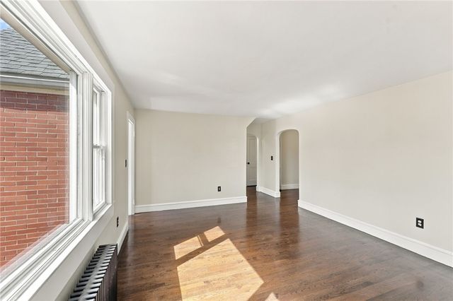 386 Norwood Avenue, Warwick, RI 02888