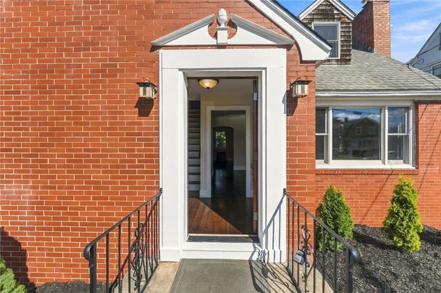 386 Norwood Avenue, Warwick, RI 02888