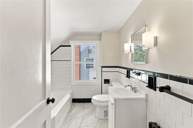386 Norwood Avenue, Warwick, RI 02888