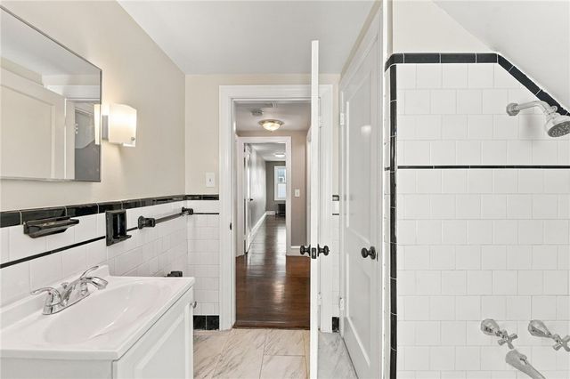 386 Norwood Avenue, Warwick, RI 02888