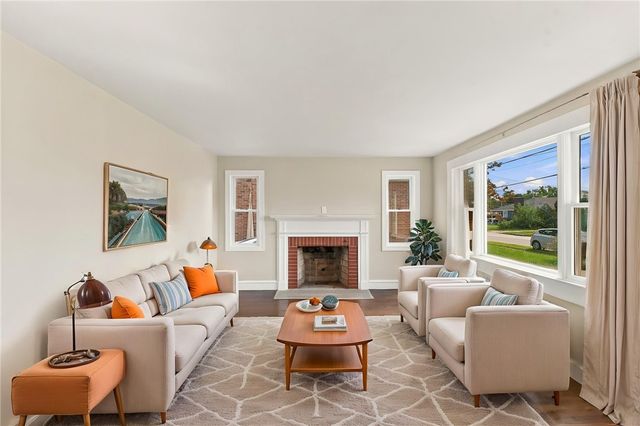 386 Norwood Avenue, Warwick, RI 02888