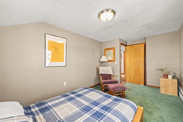 25 King Philip Avenue, Barrington, RI 02806