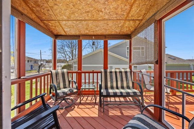 25 King Philip Avenue, Barrington, RI 02806