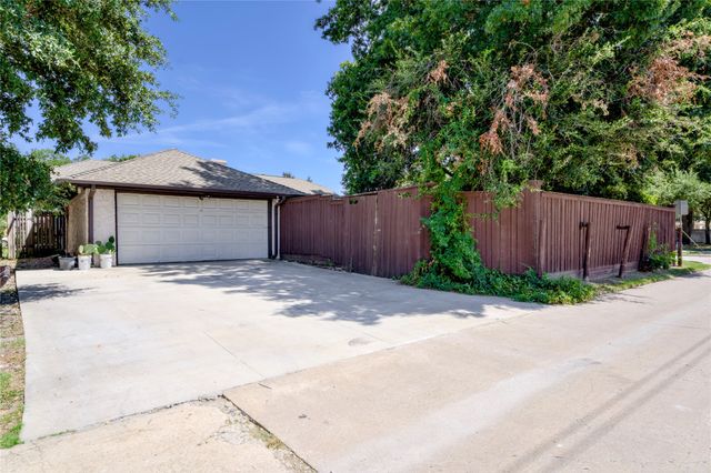 2001 Newcastle Circle, Plano, TX 75075