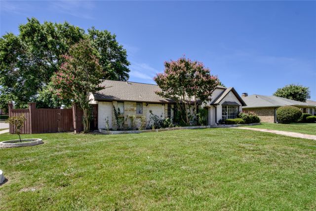 2001 Newcastle Circle, Plano, TX 75075