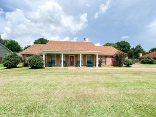 378 Siwell Meadows Drive, Byram, MS 39272