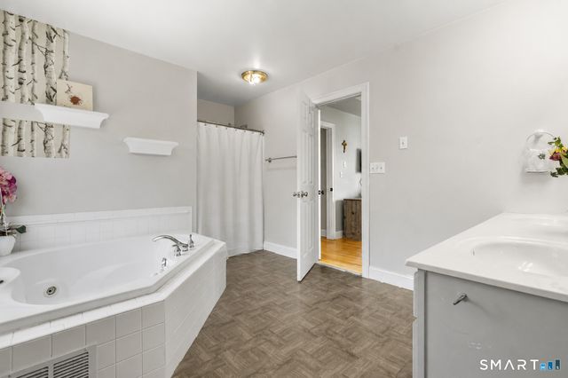200 Captains Walk, Stratford, CT 06615