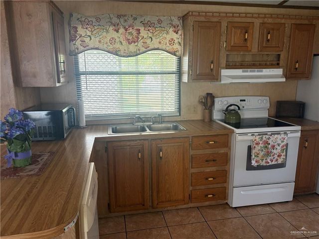 512 Citrus Circle, San Juan, TX 78589