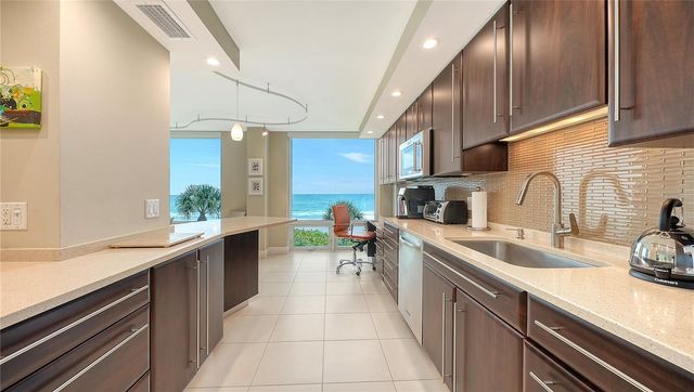 2425 GULF OF MEXICO DRIVE 3A, Longboat Key, FL 34228