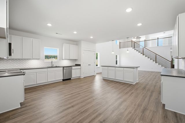 7270 Fairlawn Dr, Fairview, TN 37062