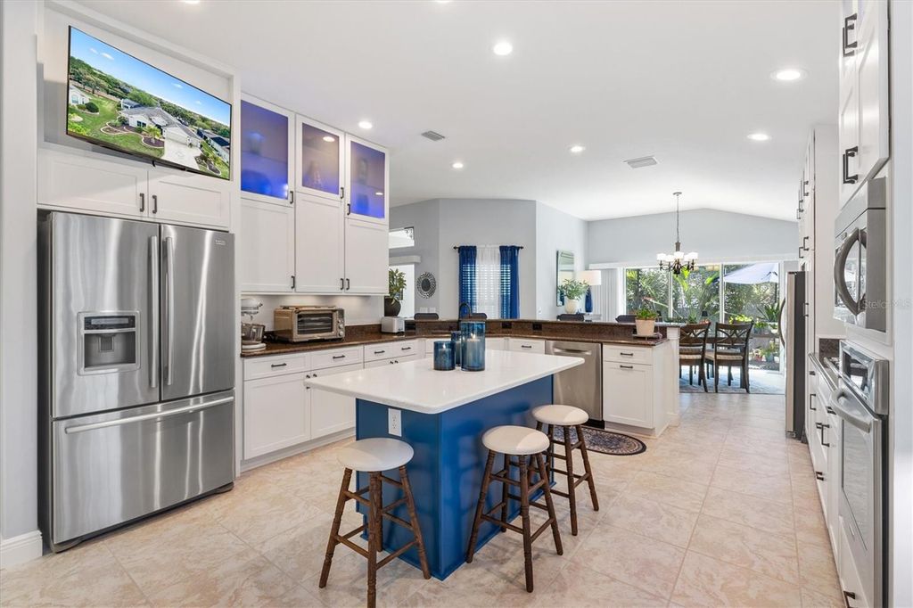 Image 11 of property listing at 562 BRADFORD LOOP, The Villages, FL 32163