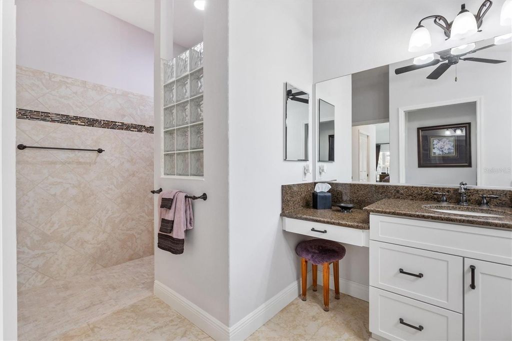 Image 19 of property listing at 562 BRADFORD LOOP, The Villages, FL 32163