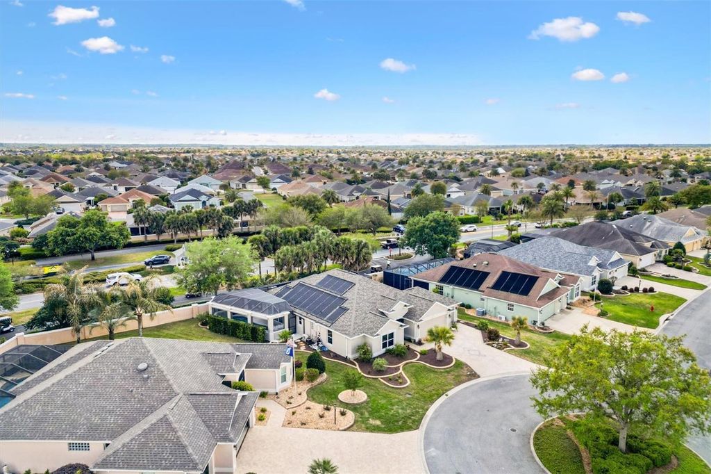Image 37 of property listing at 562 BRADFORD LOOP, The Villages, FL 32163