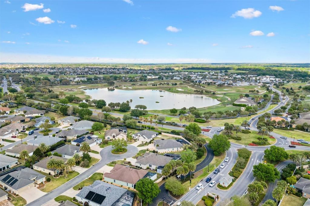 Image 39 of property listing at 562 BRADFORD LOOP, The Villages, FL 32163