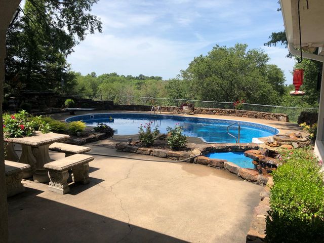 10801 S 590 Road, Miami, OK 74354