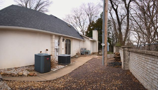 10801 S 590 Road, Miami, OK 74354