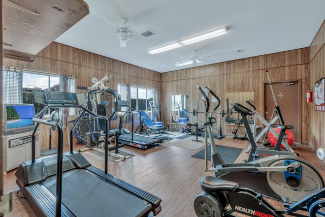 890 N Federal Highway 302, Lantana, FL 33462