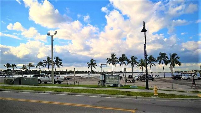 890 N Federal Highway 302, Lantana, FL 33462