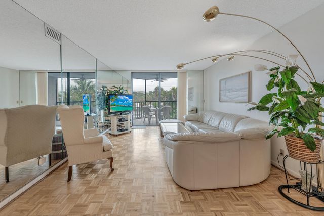 890 N Federal Highway 302, Lantana, FL 33462