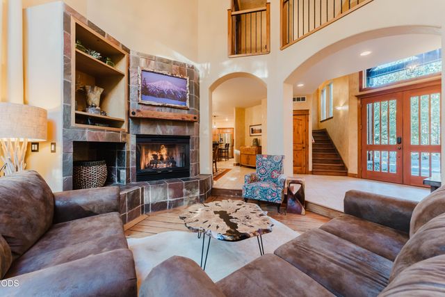 60080 River Bluff Trail, Bend, OR 97702