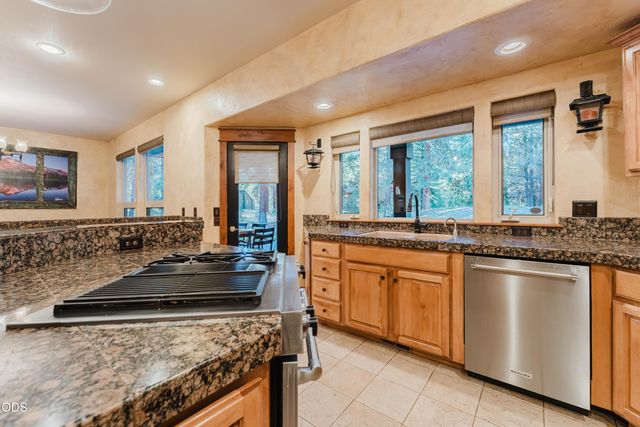 60080 River Bluff Trail, Bend, OR 97702