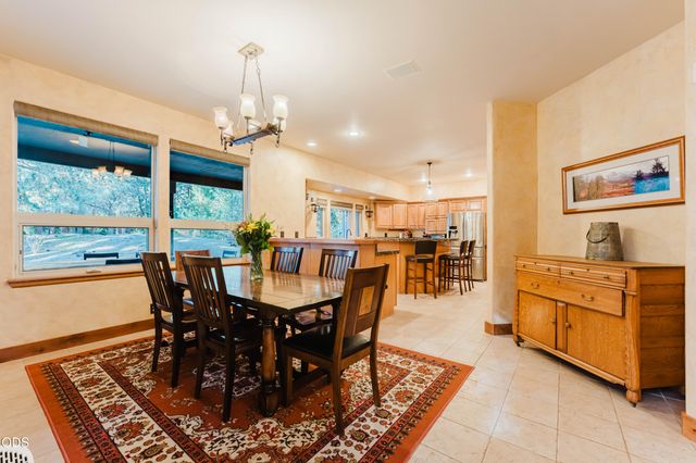 60080 River Bluff Trail, Bend, OR 97702