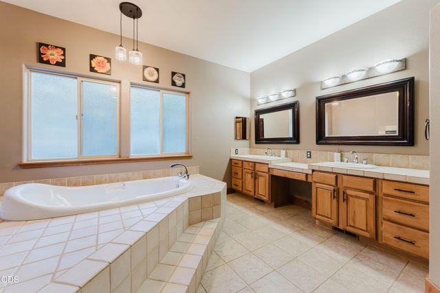 60080 River Bluff Trail, Bend, OR 97702