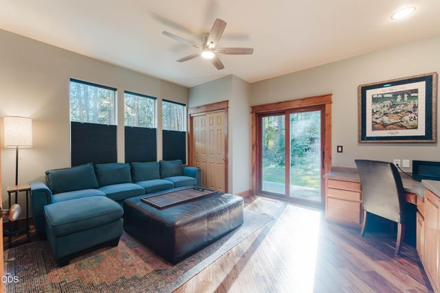 60080 River Bluff Trail, Bend, OR 97702