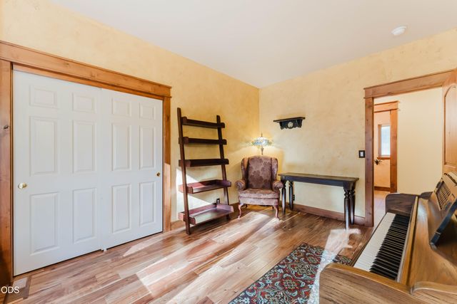 60080 River Bluff Trail, Bend, OR 97702