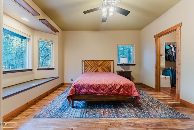 60080 River Bluff Trail, Bend, OR 97702
