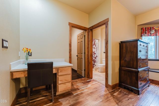 60080 River Bluff Trail, Bend, OR 97702