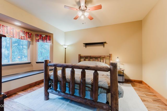 60080 River Bluff Trail, Bend, OR 97702