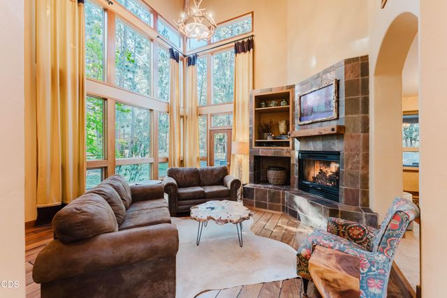60080 River Bluff Trail, Bend, OR 97702
