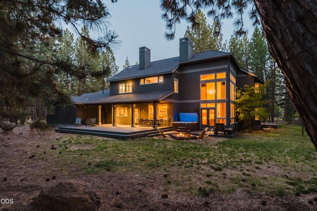 60080 River Bluff Trail, Bend, OR 97702