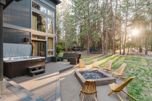 60080 River Bluff Trail, Bend, OR 97702
